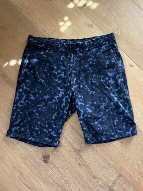 Good Man Brand Classic Flat Front Shorts | Size M | Great Condition